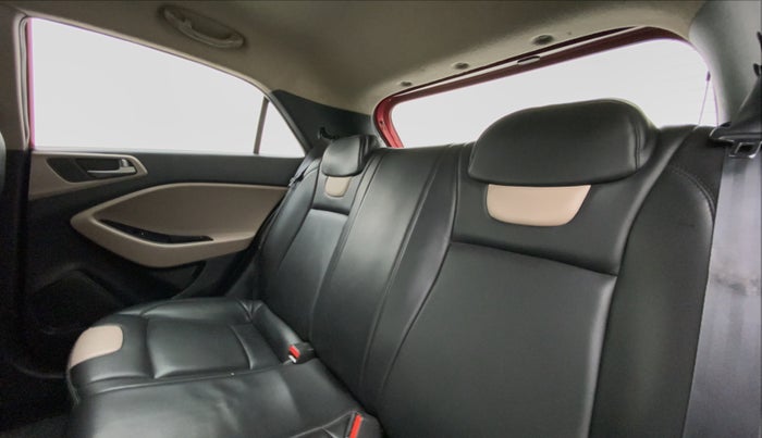 2014 Hyundai Elite i20 SPORTZ (O) 1.4, Diesel, Manual, 73,924 km, Right Side Rear Door Cabin
