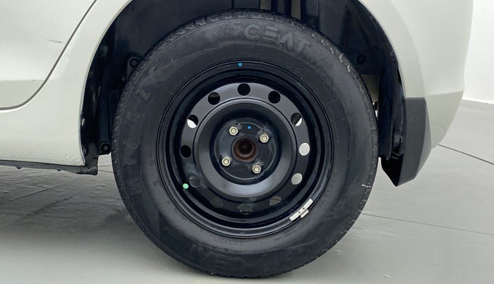 2015 Maruti Swift VXI D, Petrol, Manual, 54,070 km, Left Rear Wheel
