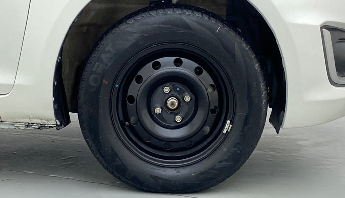 2015 Maruti Swift VXI D, Petrol, Manual, 54,070 km, Right Front Wheel