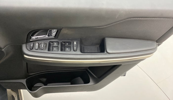 2018 Tata Hexa Varicor 400 XTA, Diesel, Automatic, 21,386 km, Driver Side Door Panels Control