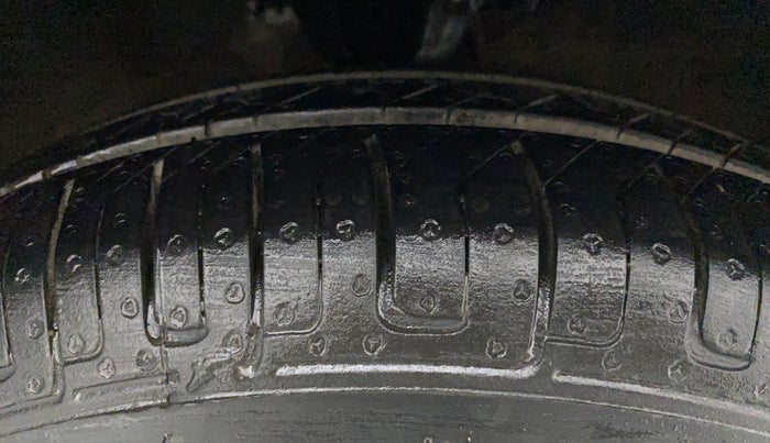 2012 Hyundai i10 MAGNA 1.1, Petrol, Manual, 59,241 km, Right Front Tyre Tread