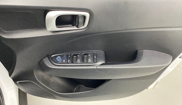 2021 Hyundai VENUE S Plus MT 1.2 Kappa, Petrol, Manual, 10,130 km, Driver Side Door Panels Control