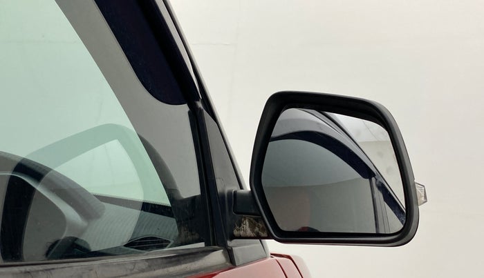 2018 Mahindra KUV 100 NXT K8 P 6 STR DUAL TONE, Petrol, Manual, 46,310 km, Right rear-view mirror - Mirror motor not working