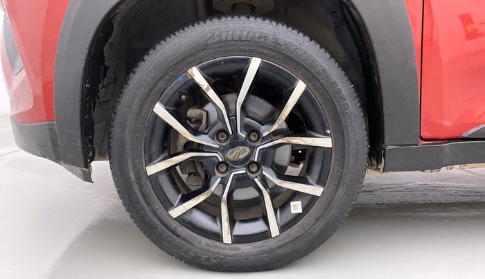 2018 Mahindra KUV 100 NXT K8 P 6 STR DUAL TONE, Petrol, Manual, 46,310 km, Left Front Wheel