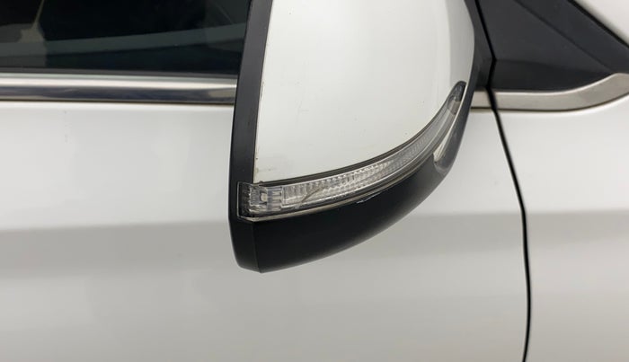 2017 Hyundai Verna 1.6 CRDI SX (O), Diesel, Manual, 89,336 km, Right rear-view mirror - Indicator light has minor damage