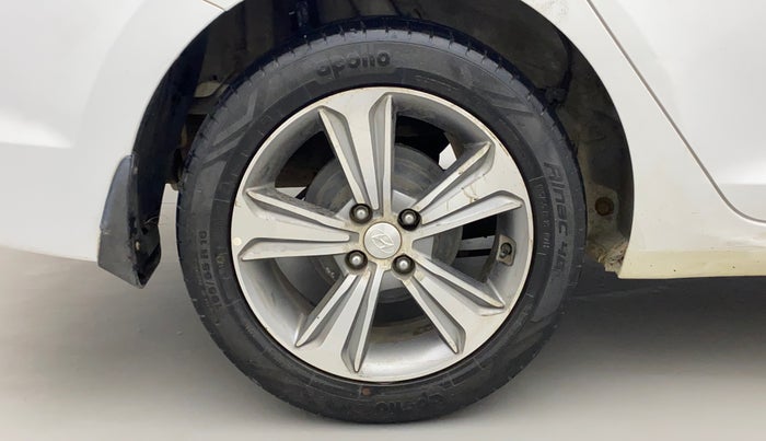2017 Hyundai Verna 1.6 CRDI SX (O), Diesel, Manual, 89,336 km, Right Rear Wheel