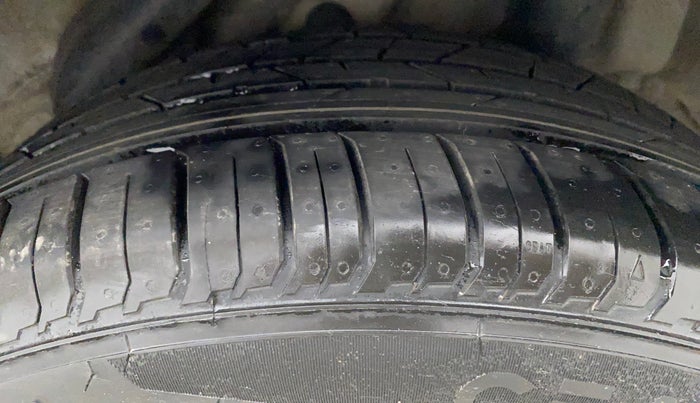 2017 Hyundai Verna 1.6 CRDI SX (O), Diesel, Manual, 89,336 km, Left Rear Tyre Tread
