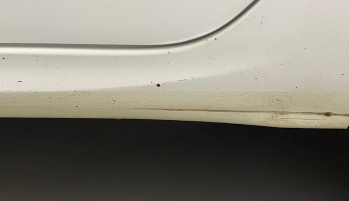 2017 Hyundai Verna 1.6 CRDI SX (O), Diesel, Manual, 89,336 km, Left running board - Minor scratches
