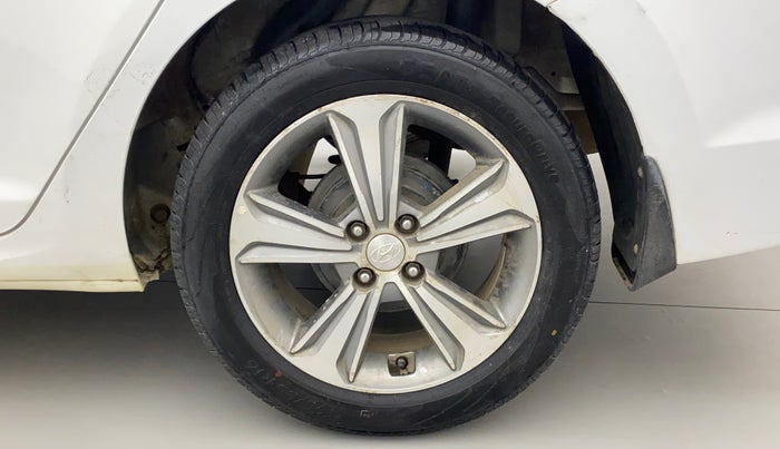 2017 Hyundai Verna 1.6 CRDI SX (O), Diesel, Manual, 89,336 km, Left Rear Wheel