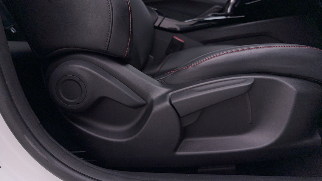 2023 MG Mg5 Vibe, Automatic, 21973 km, Drivers Side Adjustment Panel