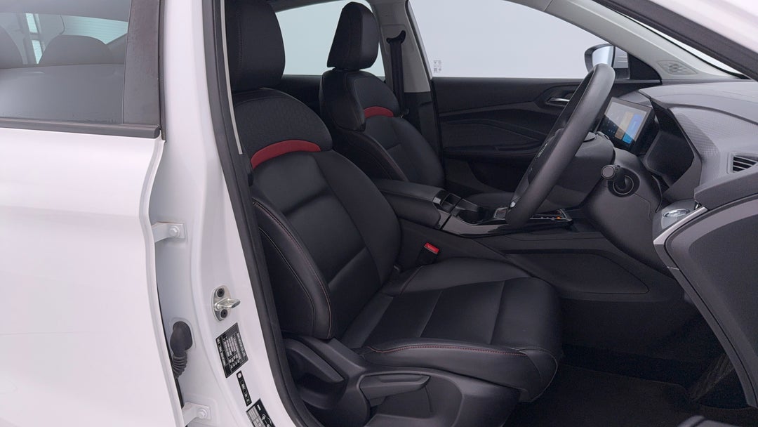 2023 MG Mg5 Vibe, Automatic, 21973 km, Right Side Front Door Cabin View