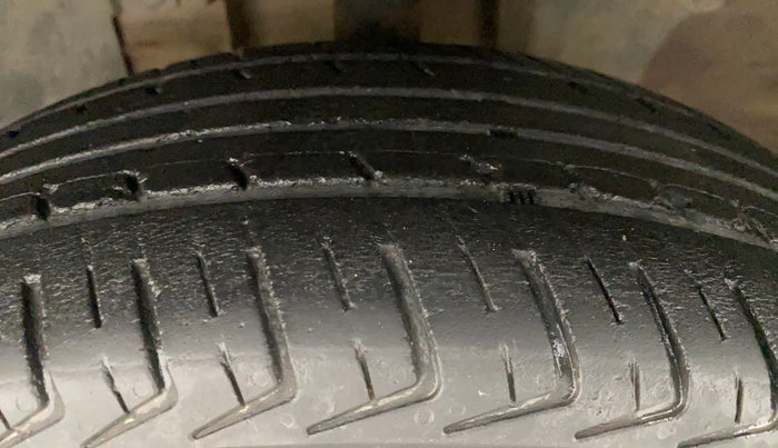 2017 Renault Kwid RXT 0.8, Petrol, Manual, 56,637 km, Left Front Tyre Tread