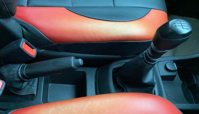 2017 Renault Kwid RXT 0.8, Petrol, Manual, 56,637 km, Gear Lever