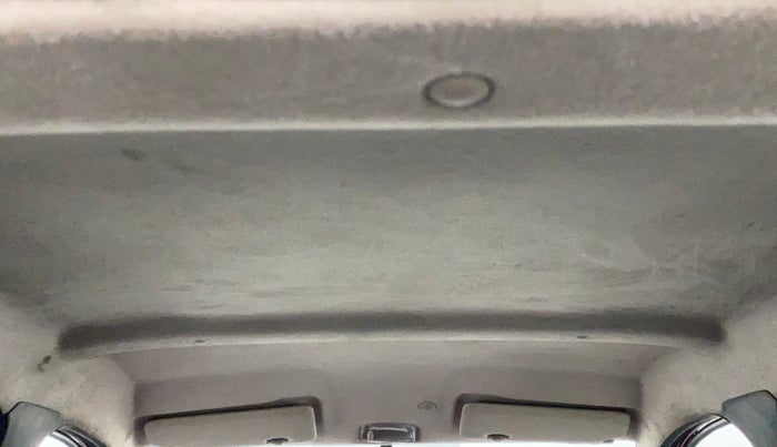 2017 Renault Kwid RXT 0.8, Petrol, Manual, 56,637 km, Ceiling - Roof lining is slightly discolored