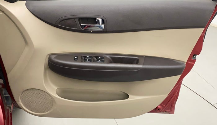 2010 Hyundai i20 MAGNA 1.2, Petrol, Manual, 22,594 km, Driver Side Door Panels Control