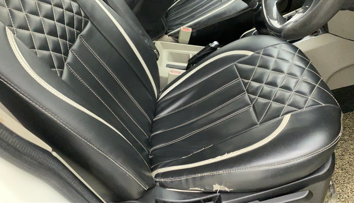 2019 Mahindra Scorpio S9, Diesel, Manual, 74,575 km, Driver seat - Cover slightly torn