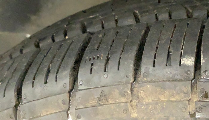 2019 Mahindra Scorpio S9, Diesel, Manual, 74,575 km, Left Front Tyre Tread