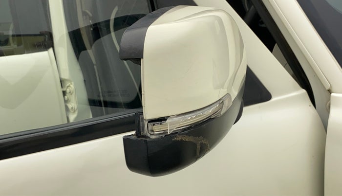 2019 Mahindra Scorpio S9, Diesel, Manual, 74,575 km, Right rear-view mirror - Cover has minor damage