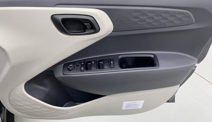 2021 Hyundai AURA S CNG, CNG, Manual, 8,115 km, Driver Side Door Panels Control