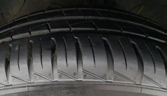2021 Hyundai AURA S CNG, CNG, Manual, 8,115 km, Left Front Tyre Tread