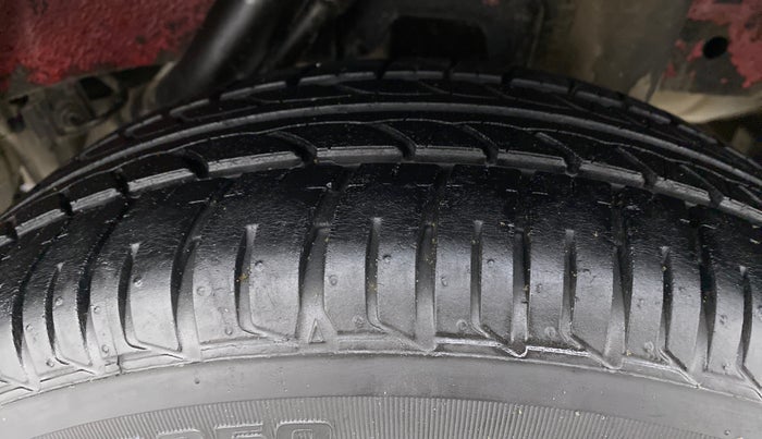 2019 Mahindra KUV 100 NXT K8 P 6 STR, Petrol, Manual, 57,454 km, Left Rear Tyre Tread
