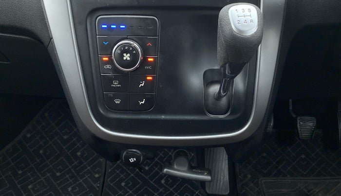 2019 Mahindra KUV 100 NXT K8 P 6 STR, Petrol, Manual, 57,454 km, Gear Lever