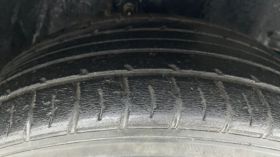 Right Front Tyre Tread