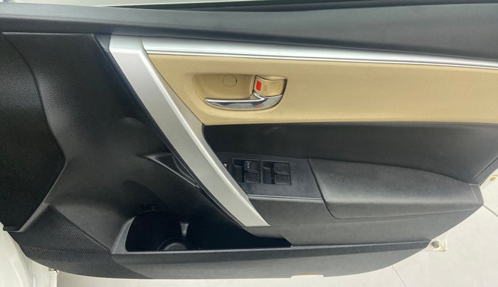 2018 Toyota Corolla Altis VL AT, Petrol, Automatic, 66,349 km, Driver Side Door Panels Control