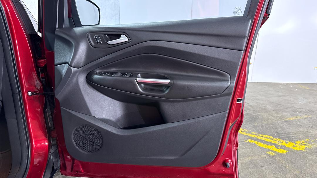 2017 Ford Escape Trend (AWD), Automatic, 67307 km, Speaker View