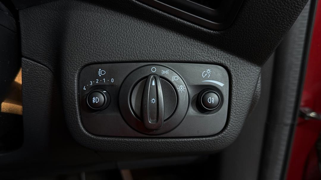 2017 Ford Escape Trend (AWD), Automatic, 67307 km, Utility Switches/Buttons