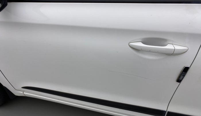 2019 Hyundai Elite i20 1.2 SPORTS PLUS VTVT, Petrol, Manual, 37,018 km, Front passenger door - Minor scratches