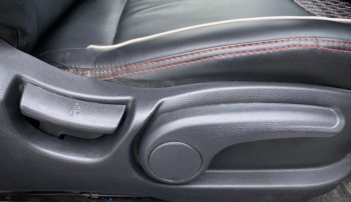 2019 Hyundai Elite i20 1.2 SPORTS PLUS VTVT, Petrol, Manual, 37,018 km, Driver Side Adjustment Panel