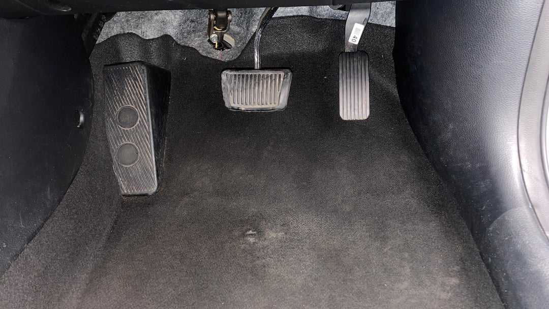 2022 Kia Stonic S, Automatic, 58129 km, Pedals and Footmat