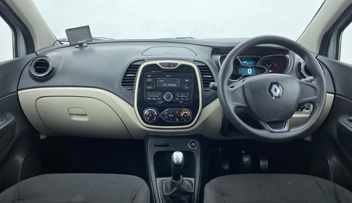 2018 Renault Captur RXE PETROL MT, Petrol, Manual, 28,702 km, Dashboard
