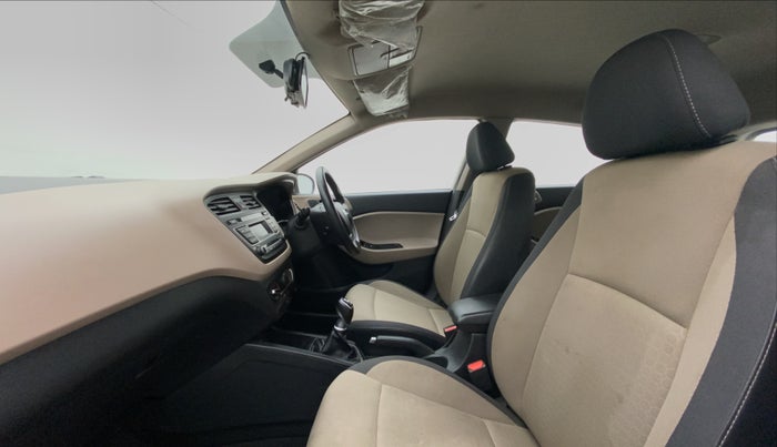 2015 Hyundai Elite i20 MAGNA 1.4 CRDI, Diesel, Manual, 71,570 km, Right Side Front Door Cabin
