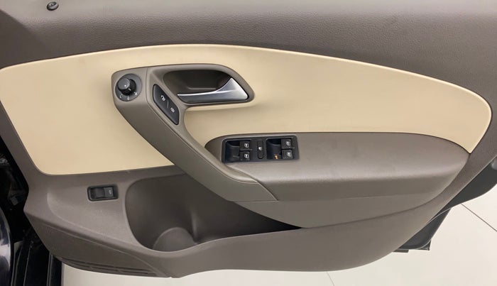 2013 Volkswagen Vento HIGHLINE DIESEL 1.6, Diesel, Manual, 81,635 km, Driver Side Door Panels Control