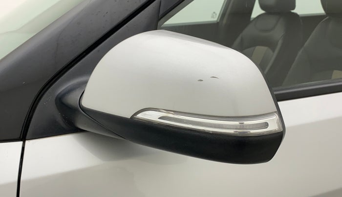 2016 Hyundai Creta SX PLUS 1.6 PETROL, Petrol, Manual, 1,22,276 km, Left rear-view mirror - Indicator light has minor damage