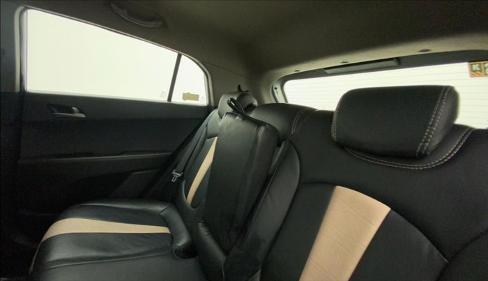 2016 Hyundai Creta SX PLUS 1.6 PETROL, Petrol, Manual, 1,22,276 km, Right Side Rear Door Cabin