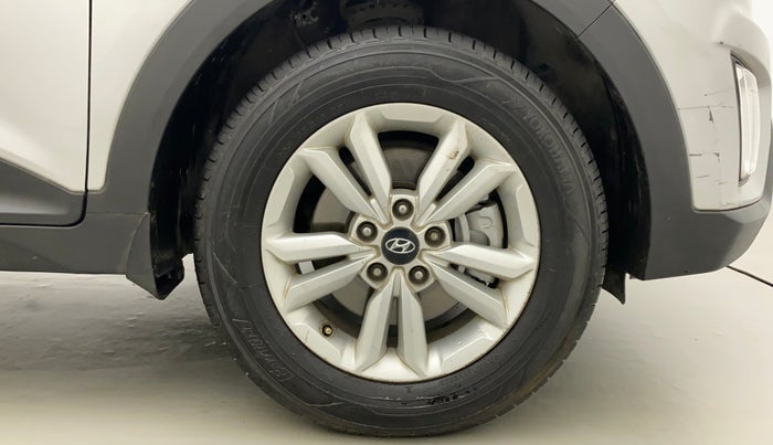 2016 Hyundai Creta SX PLUS 1.6 PETROL, Petrol, Manual, 1,22,276 km, Right Front Wheel