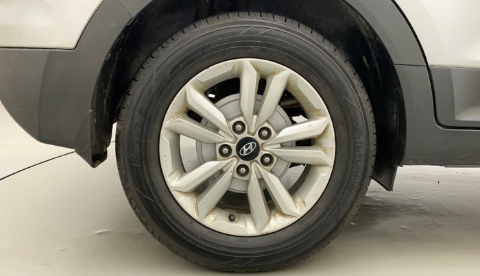 2016 Hyundai Creta SX PLUS 1.6 PETROL, Petrol, Manual, 1,22,276 km, Right Rear Wheel