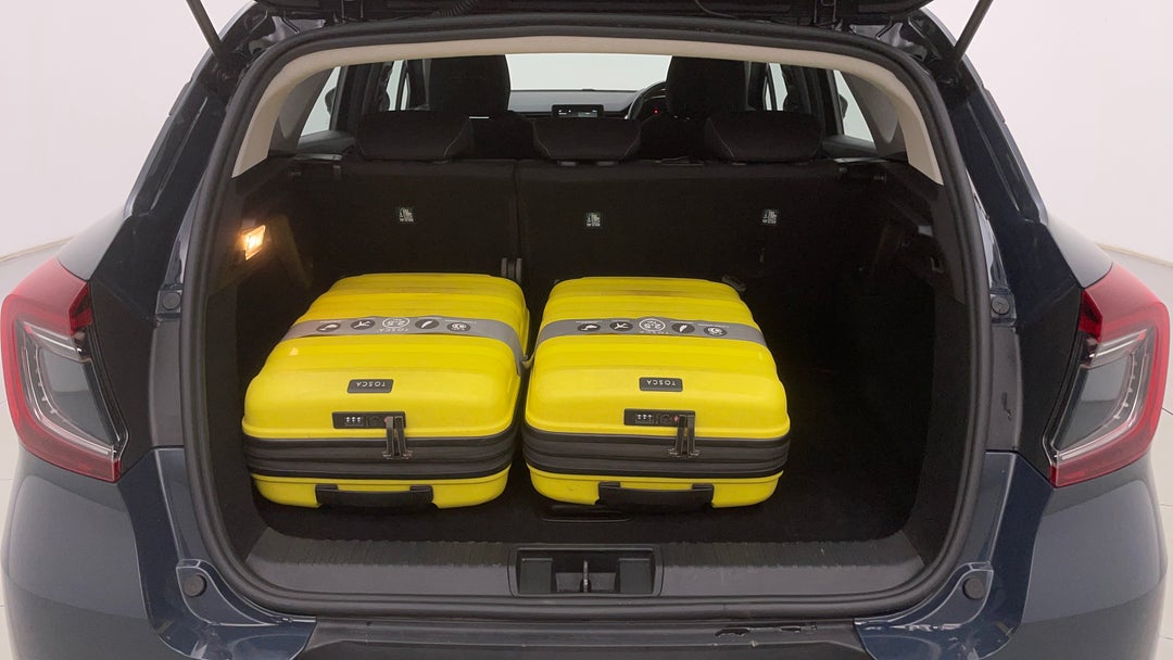 2022 Renault Captur Zen, Automatic, 61558 km, Boot Inside View with Luggage