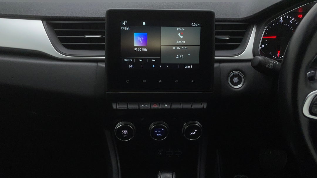 2022 Renault Captur Zen, Automatic, 61558 km, Center Console