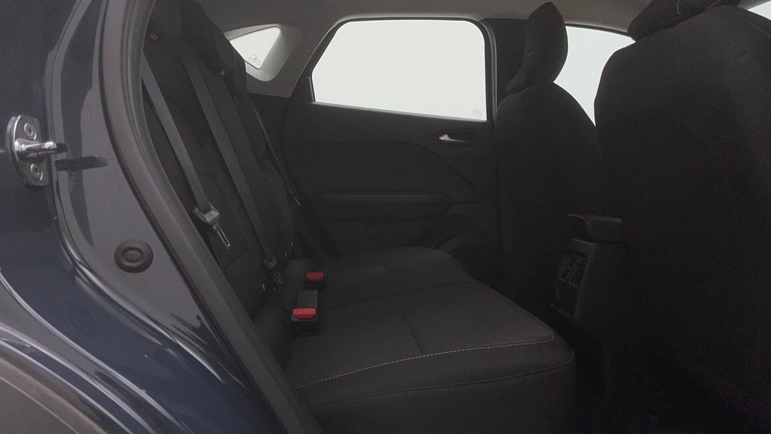 2022 Renault Captur Zen, Automatic, 61558 km, Right Side Rear Door Cabin View