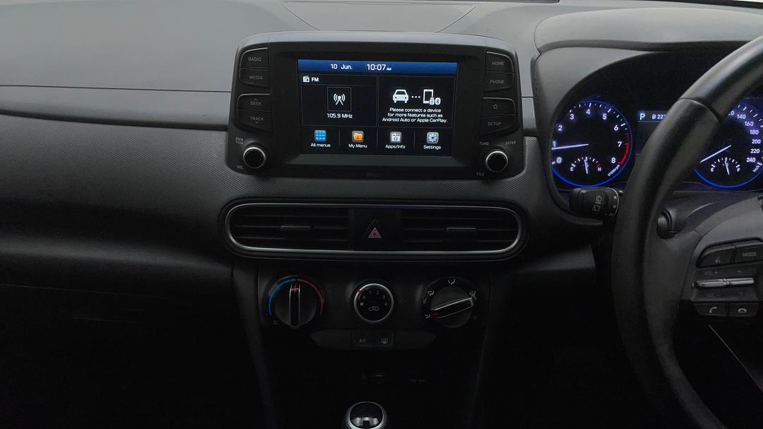 2020 Hyundai Kona Active (fwd), Automatic, 120262 km, Center Console