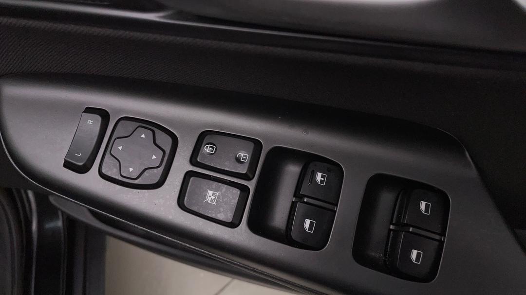 2020 Hyundai Kona Active (fwd), Automatic, 120262 km, Drivers Side Door Panel Controls