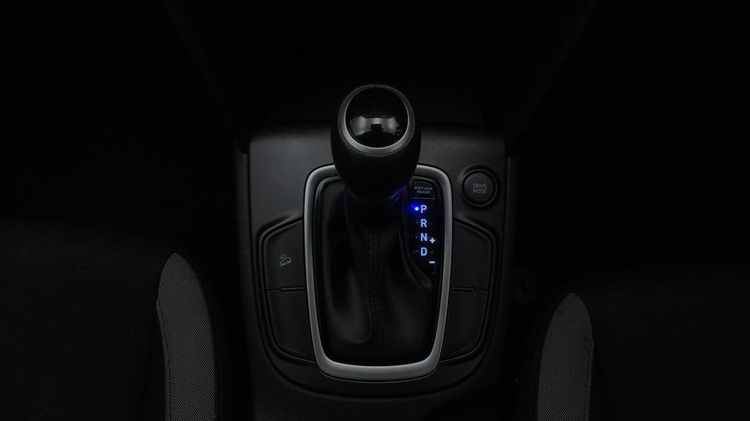 2020 Hyundai Kona Active (fwd), Automatic, 120262 km, Gear Lever 
