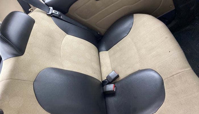 2011 Hyundai Santro Xing GL PLUS, Petrol, Manual, 70,301 km, Second-row left seat - Cover slightly stained