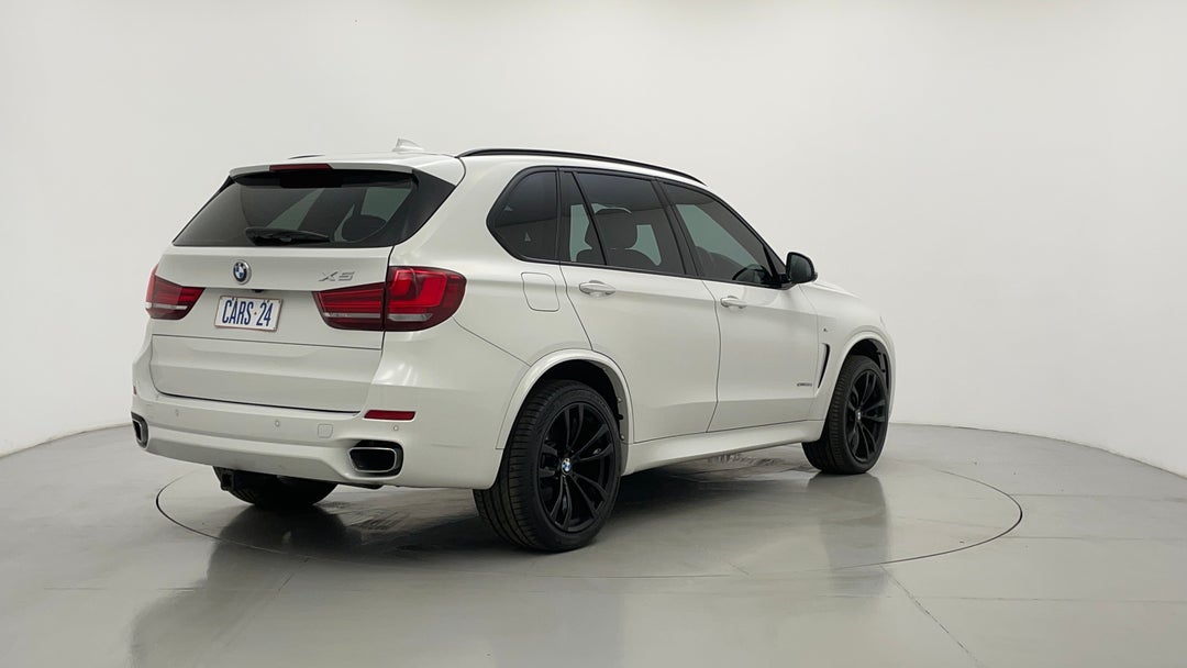 Right Back Diagonal (45- Degree) View