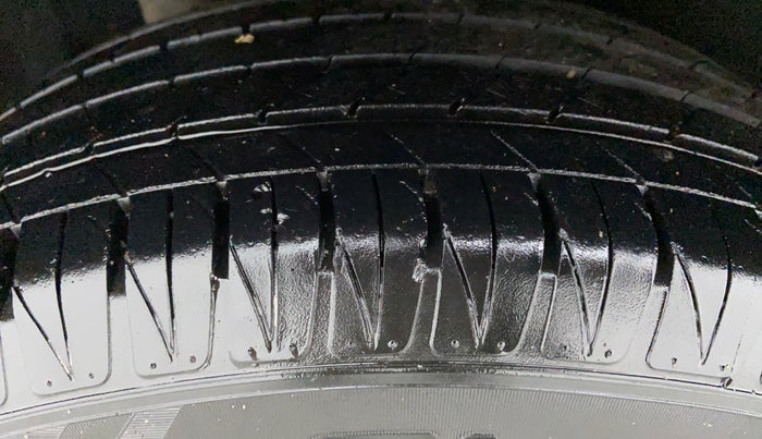 2019 Maruti Vitara Brezza ZDI PLUS, Diesel, Manual, 21,044 km, Right Rear Tyre Tread