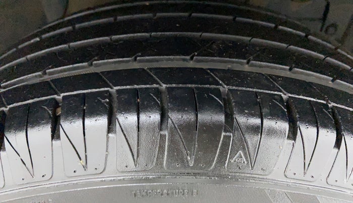 2019 Maruti Vitara Brezza ZDI PLUS, Diesel, Manual, 21,044 km, Right Front Tyre Tread